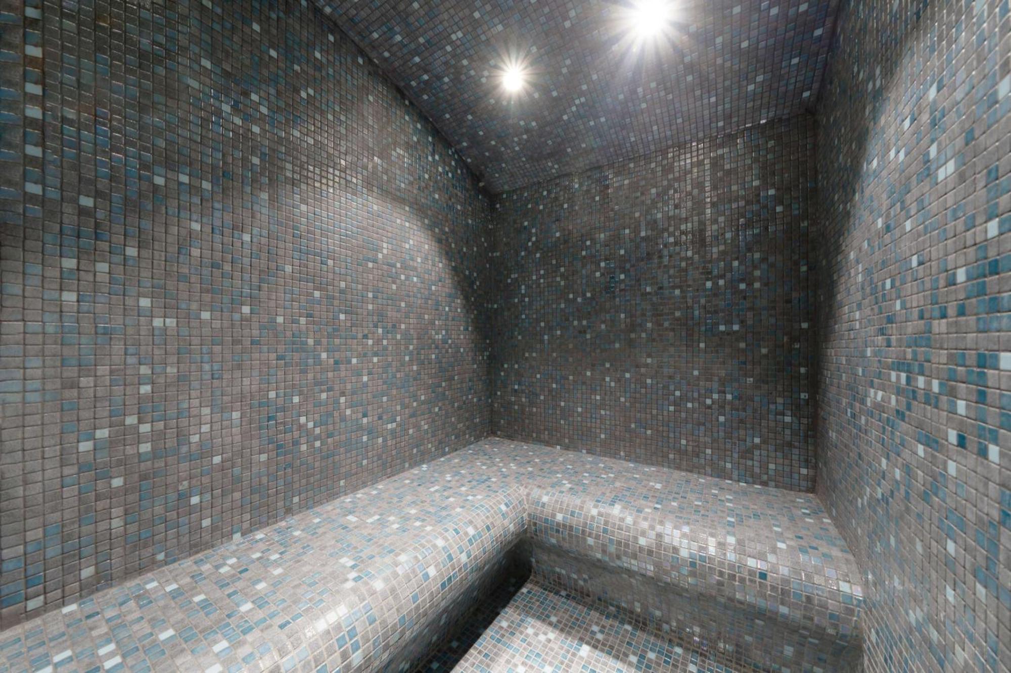 Radisson Blu Hotel Riyadh Qurtuba Buitenkant foto A steam room